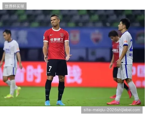 成都蓉城半程统治力凸显，阿洛伊西打造的战术体系在攻防两端均展现顶级效率。